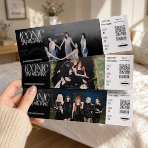 Puede incluir: Tres entradas rectangulares para eventos con el texto Iconic By Mistake y fotografías de un grupo musical. Cada entrada muestra un código QR, tipo de entrada, puerta, fila y número de asiento. El diseño incluye elementos en negro.
