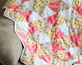 Triangle Geometric Quilt Pattern/Tutorial  - Toddler & Crib size