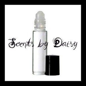 KAI has notes of Gardenia & white exotic florals Fragrance Roll-On Oil 10 ml Bottle image 1