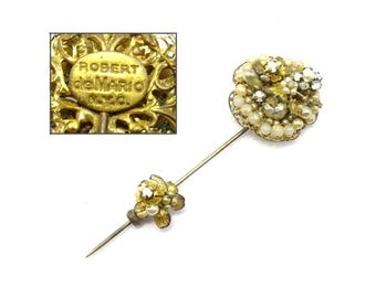 Broche en forme de grappe de perles NYC signée Robert deMario - E02