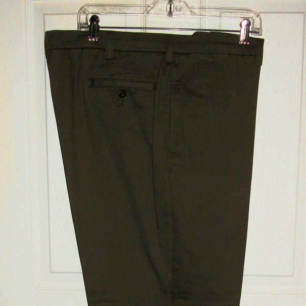 SAlE 50% OFF Vintage Green Pants Olive Khaki Slacks Cotton Trousers by Savane Men's Waist =38" Now 4.99 USD