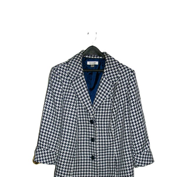 Houndstooth Sweetheart Neckline Button Blazer