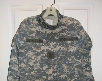 24 CENT SAlE Vintage Light Field Jacket US Army Digital Camouflage AcU Top Small Regular was 10 Dollars Now 24 CENTS