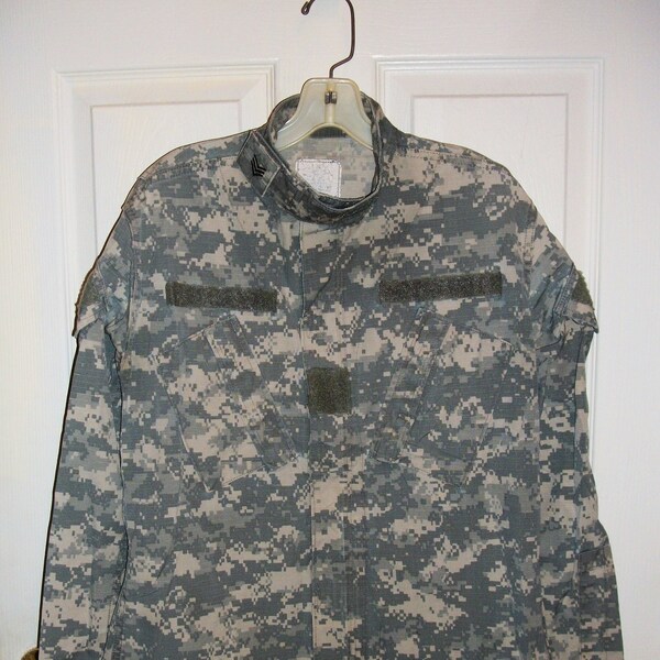 24 CENT SAlE Vintage Light Field Jacket US Army Digital Camouflage AcU Top Small Regular was 10 Dollars Now 24 CENTS