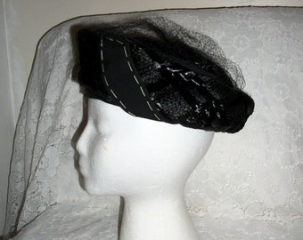 Vintage 1950s Ladies Black Hat Woven Raffia Straw & Cellophane with Net, Grosgrain Hatband Doris Designers Only 4.99 USD