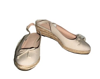 Vintage Wedges Beige Closed Toe Sandals Espadrilles Womens Size 11 Only 11 USD