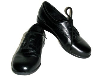 Vintage Dr Scholl's Black Leather Oxfords Granny Shoes Size 5 1/2 Only 10 USD