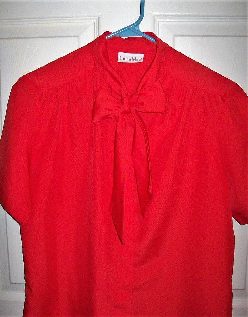 Vintage 1970s Red Short Sleeve Secretary Blouse w Pussy Bow Tie Button Down by Laura Mae Large Size 12-14 Only 8 USD