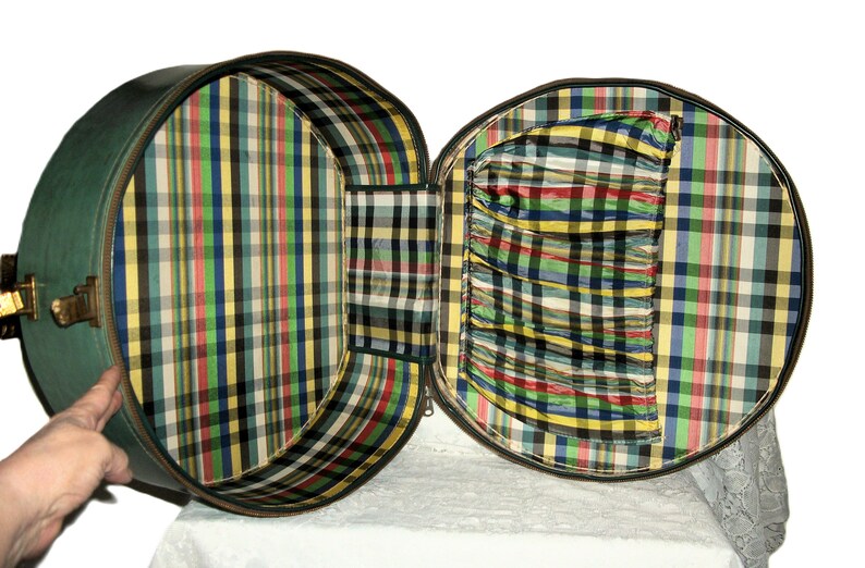 Vintage 1950s Green Marbled Munro Carry All Hat or Train Case Luggage Plaid Lining Broken Strap Only 45 USD image 2