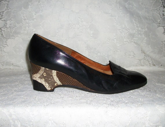 Vintage 1940s Ladies Black Leather Pumps with Sna… - image 6