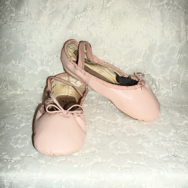 Vintage Girls Pink Leather Ballet Shoes Freestyle by Danskin Size 13 Only 4.99 USD