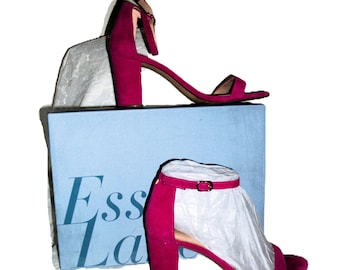 Vintage Pink Suede Ankle Strap Chunky Heel Sandals Size 7 1/2 ONLY 11 USD