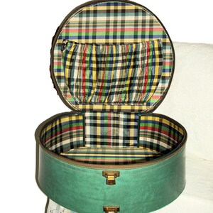Vintage 1950s Green Marbled Munro Carry All Hat or Train Case Luggage Plaid Lining Broken Strap Only 45 USD image 7