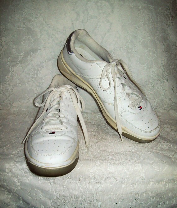 vintage white tennis shoes