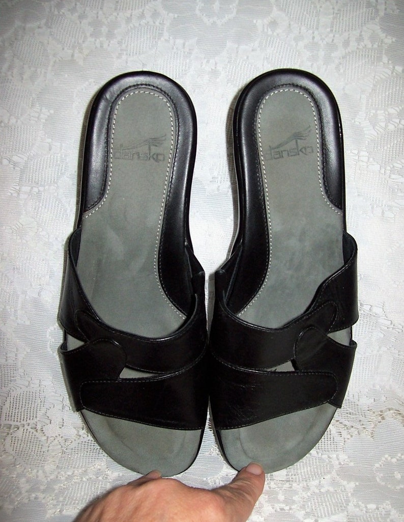 SAlE 60/% Off Vintage Ladies Black Leather Sandals Slides by Dansko EU Size 36 or US Size 6 12 Now 2 USD