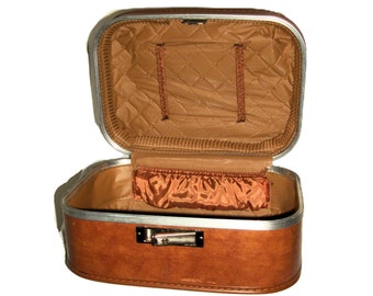 Vintage Brown Luggage Makeup Overnight Carry On Train Case missing handle by Trojan Only 10 USD