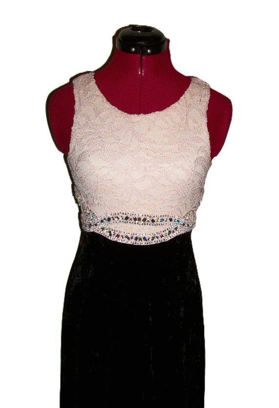 Vintage Off White Lace & Black Velvet Dress Scoop… - image 2