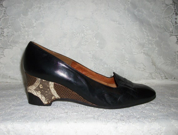 Vintage 1940s Ladies Black Leather Pumps with Sna… - image 4