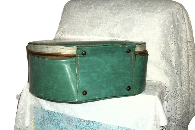 Vintage 1950s Green Marbled Munro Carry All Hat or Train Case Luggage Plaid Lining Broken Strap Only 45 USD image 10