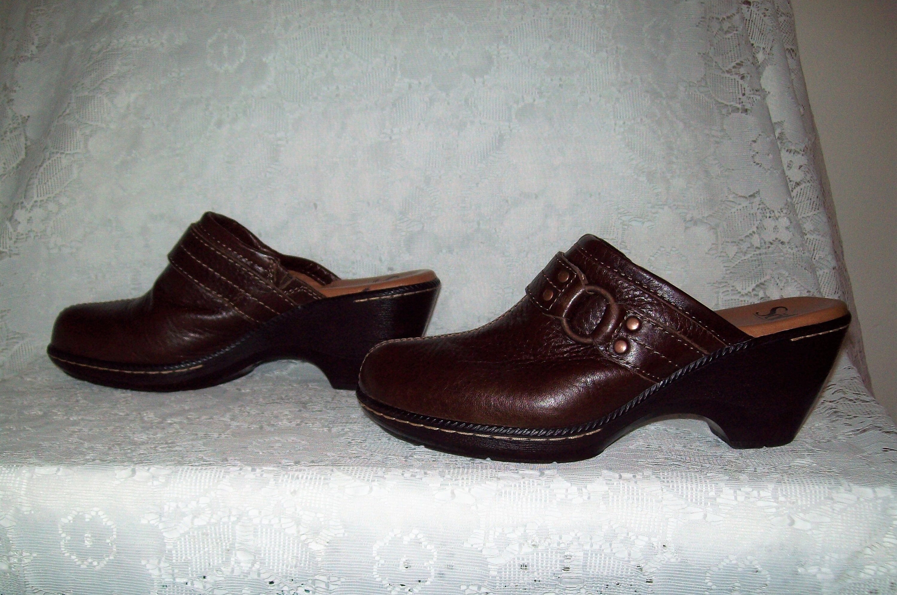 ladies brown leather mules