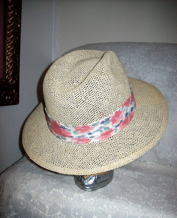 white straw fedora hat