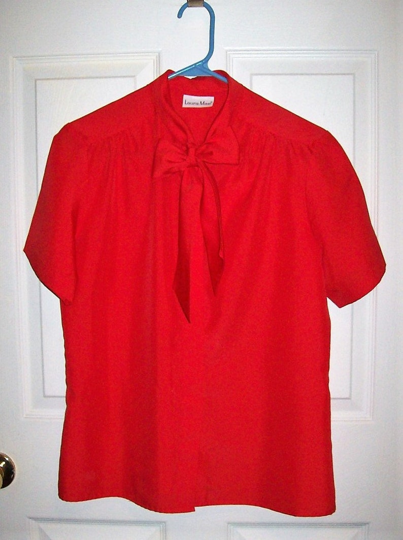 Vintage 1970s Red Short Sleeve Secretary Blouse w Pussy Bow Tie Button Down by Laura Mae Large Size 12-14 Only 8 USD