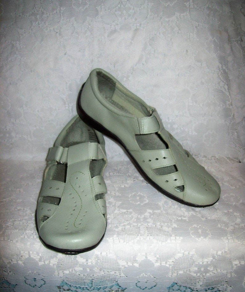 Vintage Ladies Sage Green Leather Mary Janes Shoes by Dr Scholl/'s Size 9 Wide Only 11 USD