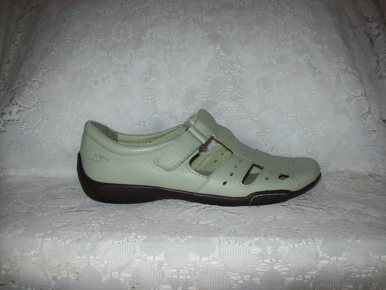Vintage Ladies Sage Green Leather Mary Janes Shoes by Dr Scholl/'s Size 9 Wide Only 11 USD