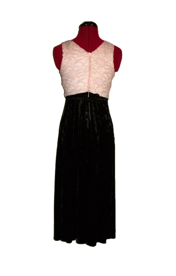 Vintage Off White Lace & Black Velvet Dress Scoop… - image 10