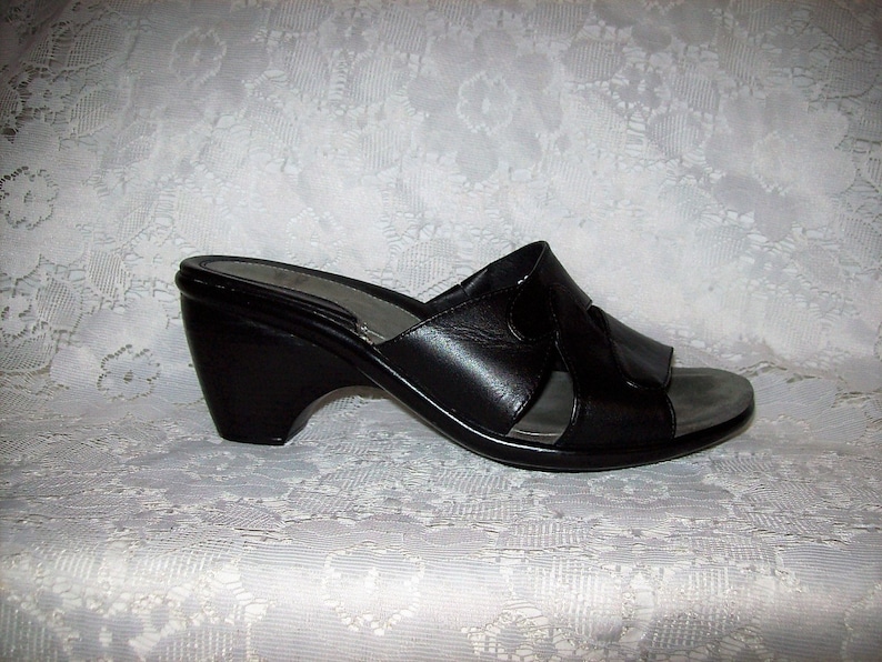 SAlE 60/% Off Vintage Ladies Black Leather Sandals Slides by Dansko EU Size 36 or US Size 6 12 Now 2 USD
