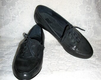 Vintage Gray Leather Oxfords Granny Shoes Lace up Front by Bass Size 6 1/2 Only 4.99 USD