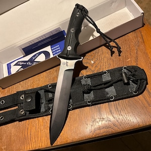 CR Pacific CPM Magnacut jaktkniv med fast blad och full tånge, nylonslida