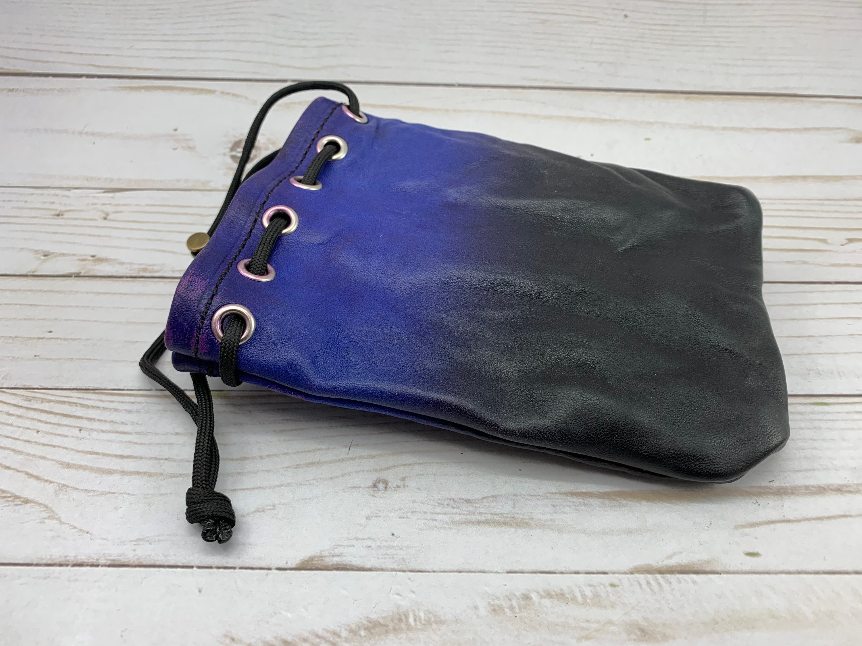 Bolsa De Cuero Con Cordón Para Dados Y Monedas – Monedero Pequeño De Cuero Con Relieve, Multiusos Para Juegos De Rol O Uso Diario – Negro O Marrón Oscuro