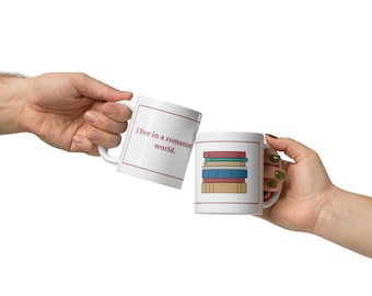 Tazza in ceramica "Vivo in un mondo romantico" / Regalo per gli amanti dei libri