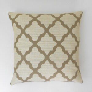 Tan and ivory morrocan quatrefoil geometric decorative throw pillow image 3