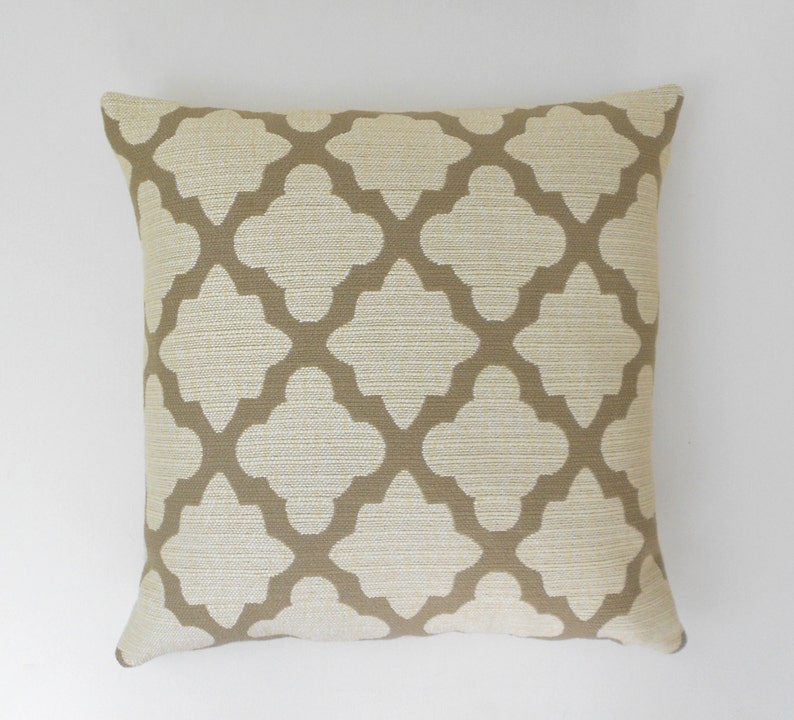 Tan and ivory morrocan quatrefoil geometric decorative throw pillow image 3