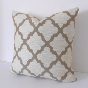 Tan and ivory morrocan quatrefoil geometric decorative throw pillow image 2