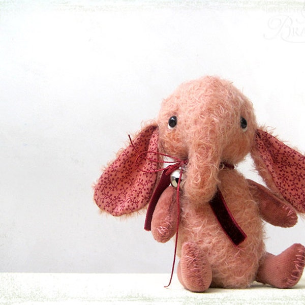 Artist Teddy Elefant Sonya pink coral