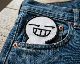 Funny Smirking Face Iron On Patch - Sarcastic Expression Embroidered Badge - Grinning Meme Patch for Backpacks Jackets - Cute Cartoon Decal