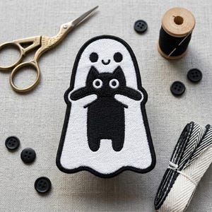 Cute Ghost Hugging Black Cat Embroidered Patch, Spooky Halloween Iron On Patch for Jackets Bag, Cute Animal Badge DIY Sewing Craft Gift