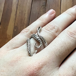 Octopus Tentacle Ring | Sterling Silver Steampunk Gothic Jewelry | Giant Squid Ocean Creature Cephalopod Kraken | Streetwear Boho Unisex