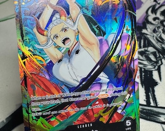 Carta personalizada de líder Yamato negro del juego de cartas coleccionables de One Piece: Proxy con acabado holográfico arcoíris texturizado