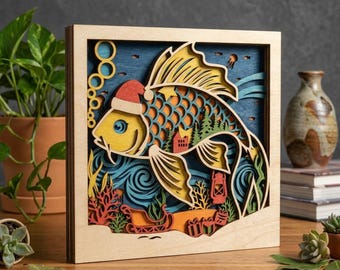 MD524 Christmas Fish Shadow Box SVG, Plik wycinany laserowo z motywem Koi w czapce Mikołaja, Podwodna świąteczna sztuka ścienna, Glowforge CNC
