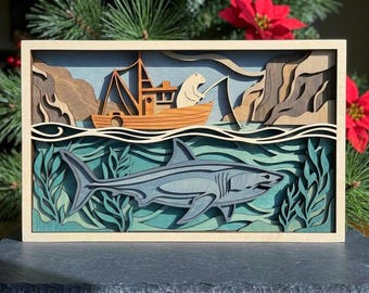 MD390 Orso polare che pesca, squalo che pesca, barca da pesca, legno stratificato SVG, squalo oceanico, file di taglio laser, arte murale avventura marina, Glowforge