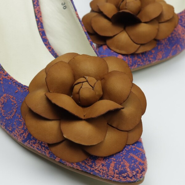 Shoe decoration, Brown Leather Camellia shoe clips