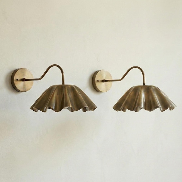 Vintage Brass Ruffle Shade Wall Sconce – Mid Century Modern Scalloped Lamp Fixture