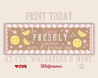 Banner Shes Freshly Age | 2 x 6 afdrukbaar | Bewerkbaar in canvas | Elke leeftijd Verjaardag | Citroenthema | Roze verjaardag | Walgreens, klaar voor CVS