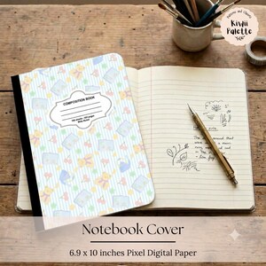 Può includere: Un quaderno con copertina a righe azzurre caratterizzato da un motivo ripetuto di orsetti gialli, ciliegie e libri blu. La copertina presenta un'etichetta bianca con il testo Composition Book, 100 sheets, 200 pages, Wide Ruled.