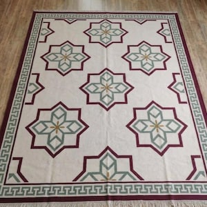 Modern Geometric Hand-Woven Cotton Dhurrie – Star Patterned Flatweave Rug.