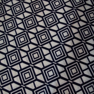 Japanese kimono indigo blue and white cotton yukata fabric 92 cm x 36 cm abstract geometric pattern image 1